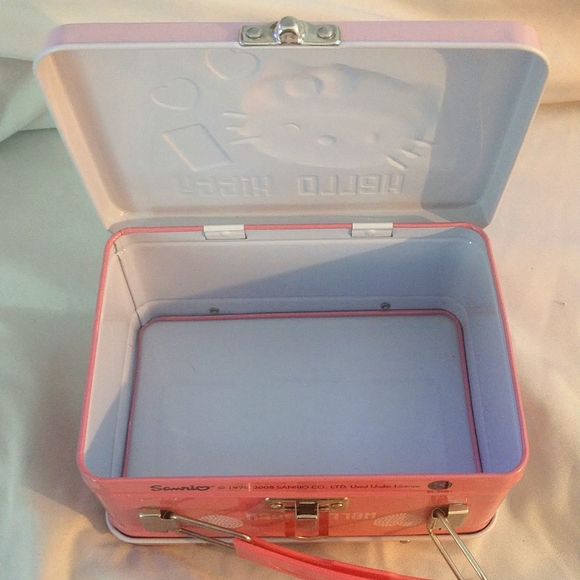 Hello Kitty Tin - Picture 5 of 7